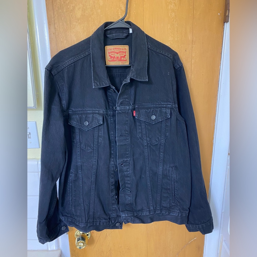 Levi’s black denim jacket